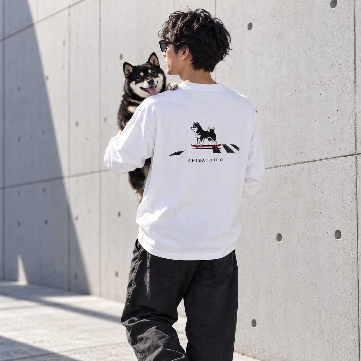 街をゆく - ロングTシャツ