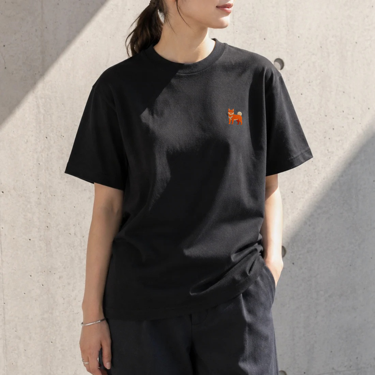 SHIBATOIROロゴ刺繍Tシャツ - HINATA（陽向）