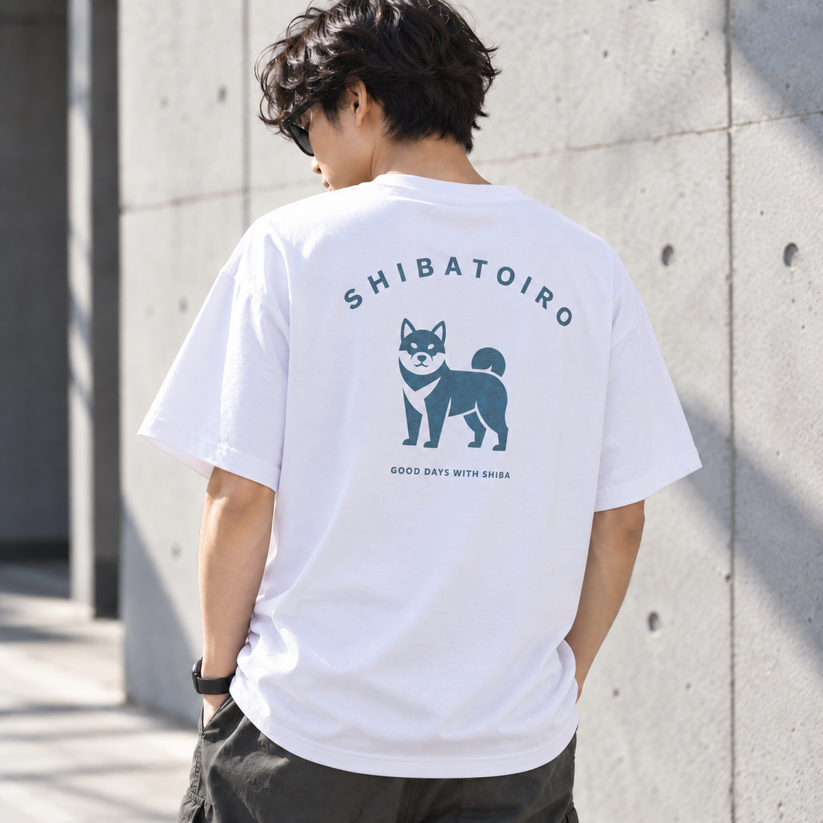 SHIBATOIROバックロゴTシャツ